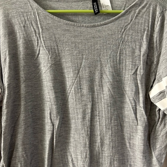 Women’s L baseball sleeves crop top - Picture 2 of 3